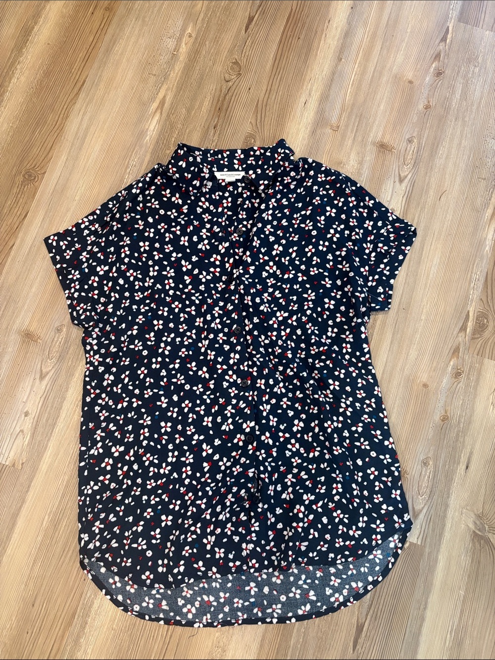 beachlunchlounge Navy Short-Sleeve Floral Button Front Blouse